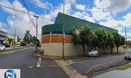 Barracão Comercial à Venda ou Locação em São José do Rio Preto-SP, Bairro Parque Quinta das Paineiras: 10 Salas, 8 Banheiros, 9 Vagas, 2.029m².