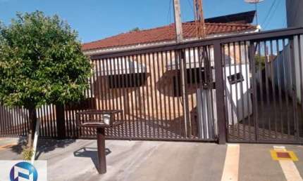 Imperdível oportunidade: Casa para venda em São José do Rio Preto-SP, Sinibaldi/Bom Jardim - 3 quartos, 1 suíte, 2 salas, 2 vagas, 250m²!
