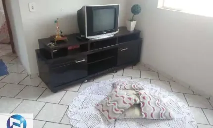 Apartamento á venda  com ótima localização  próximo ao centro com  2 dormitórios ,1 tipo apartamento, 1 garagem,  2 banheiros.