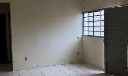 Aluguel de Casa no Bairro Eldorado em São José do Rio Preto-SP: 1 quarto, 1 sala, 1 banheiro, 40m² de área.