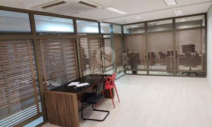 Salão Comercial em Condomínio para Locação em São José do Rio Preto-SP - 6 Salas, 2 Banheiros, 161,76 m² de Área