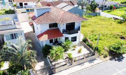 Casa com 3 quartos à venda na Bela Vista, Gaspar , 269 m2 por R$ 1.100.000