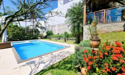 Casa com 3 quartos à venda na Escola Agrícola, Blumenau , 250 m2 por R$ 1.400.000