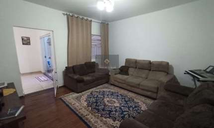 Casa à venda no Bairro Brasil com 03 quartos e uma suíte e 4 vagas de garagem