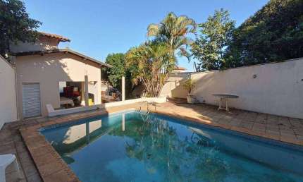 Casa com 4 dormitórios à venda, 250 m² por R$ 680.000,00 - Nossa Senhora da Abadia - Uberaba/MG
