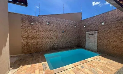 Casa com 3 dormitórios à venda, 144 m² por R$ 400.000,00 - Pacaembu - Uberaba/MG
