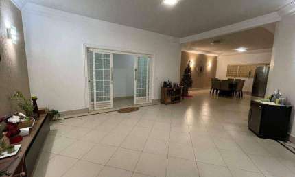 Casa com 4 dormitórios, sendo 2 suítes à venda, 285 m² por R$ 990.000 - Jardim do Lago - Uberaba/MG