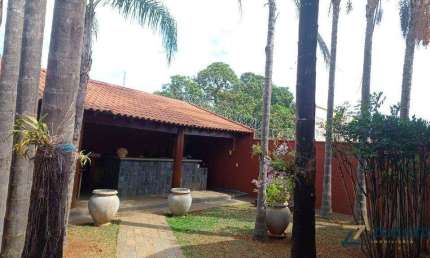 Casa com 3 suítes, duas varandas de madeira Pau Brasil à venda, 225 m² por R$ 1.029.000 - Quinta Boa Esperança - Uberaba/MG
