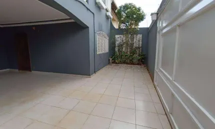 Casa com 3 dormitórios à venda, 305 m² por R$ 850.000,00 - Nossa Senhora da Abadia - Uberaba/MG