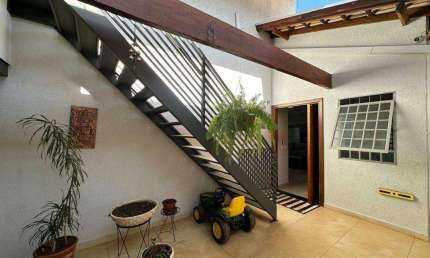 Casa com 4 dormitórios à venda, 190 m² por R$ 720.000,00 - Nossa Senhora da Abadia - Uberaba/MG