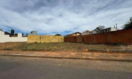 Terreno à venda na Vila Celeste, Uberaba 