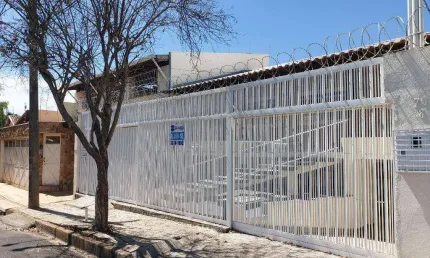 Casa com 4 dormitórios à venda por R$ 700.000,00 - Quinta Boa Esperança - Uberaba/MG