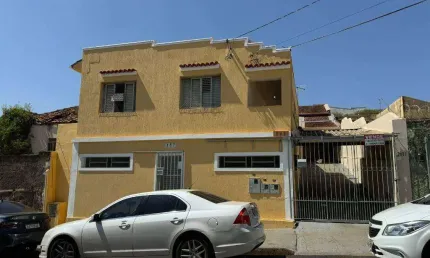 Casa com 6 quartos à venda na Vila Maria Helena, Uberaba 