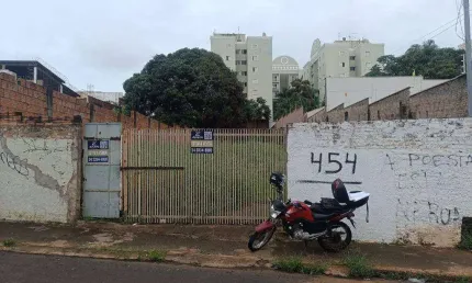 Terreno à venda, 606 m² por R$ 450.000 - Centro - Uberaba/MG