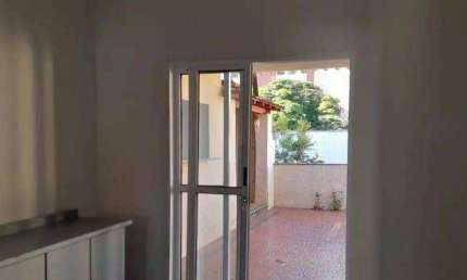 Sobrado com 3 dormitórios para alugar, 180 m² por R$ 2.800,00/mês - Jardim Alexandre Campos - Uberaba/MG