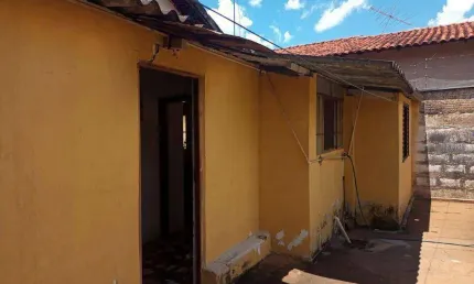 Casa com 2 quartos à venda no Universitário, Uberaba 
