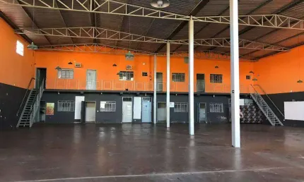 Galpão para alugar, 810 m² por R$ 10.113,79/mês - Lourdes - Uberaba/MG