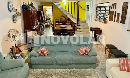 Sobrado todo reformado com 3 dormitórios com  suíte e 2 vagas de garagem.  fácil acesso ao metrô.