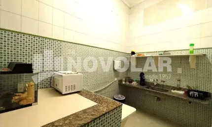 Sala comercial no jardim japão com 2 banheiros e 1 vaga