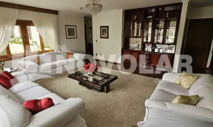 Apartamento incrível, 3 suítes sendo 1 master com closet e 4 vagas de garagem.