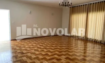 Casa Térrea na Vila Maria com 815 m² de área total, 5 dormitórios, 6 vagas