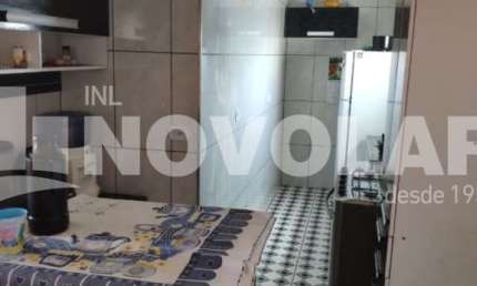 Casa térrea à venda no Parque Edu Chaves ? 3 residências para renda