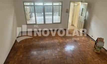 Sobrado com 156 metros quadrados de área construída, Santa Terezinha