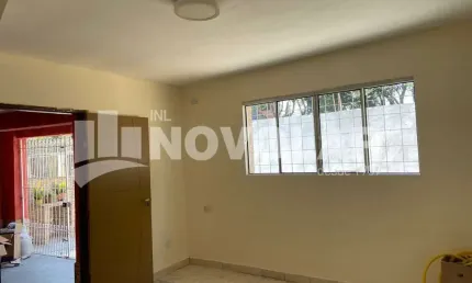 Sobrado com 198 metros quadrados de área construída, jardim japão