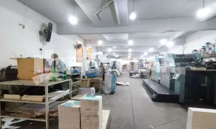 Prédio comercial e residencial  com 4 apartamentos na  vila carrão