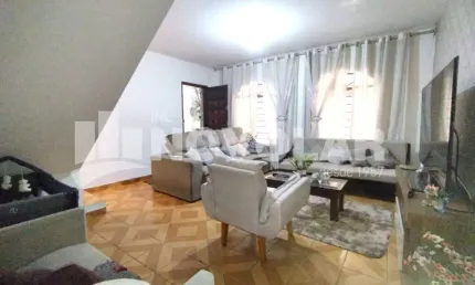 Sobrado no jardim brasil, 3 dormitórios  (1 no térreo) 3 banheiros, 2 vagas, churrasqueira