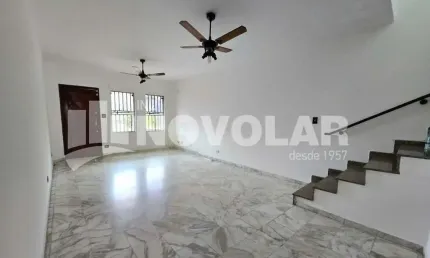 Sobrado na água fria com 3 dormts (1 suite),  4 vagas e pequena piscina