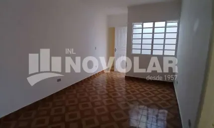 Casa Assobradada no Parque Edu Chaves, 2 dormitórios sendo 1 suíte.  Agende Visita e Venha Conhecer!