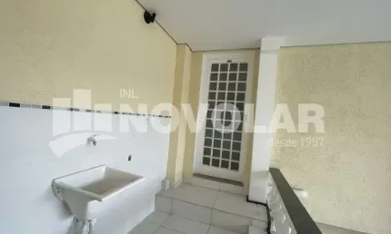 Casa em condomínio com 2 dormitórios situado no Bairro Vila Maria Alta