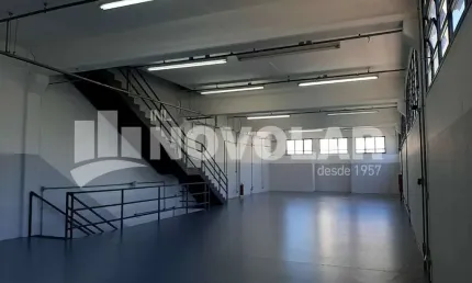 Prédio Comercial, Industrial, com 903 metros quadrados de área construída. Em Tamboré, Barueri  - SP