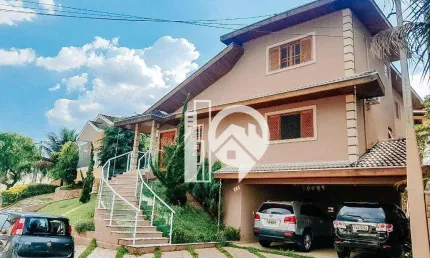 Lindo sobrado a venda no altos da serra iii, com 260m2 construídos  e 376,60 de terreno, 4 suítes e 4 vagas de garagem.