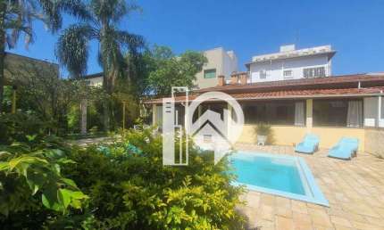 Oportunidade! Casa térrea com excelente Localização para Laboratório/Clinica - Venda e/ou Locação - São Benedito - Pindamonhangaba/SP