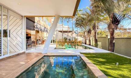 Casa de Alto Padrão à Venda 400m2 no Alphaville Urbanova, SJC: Luxo e Exclusividade
