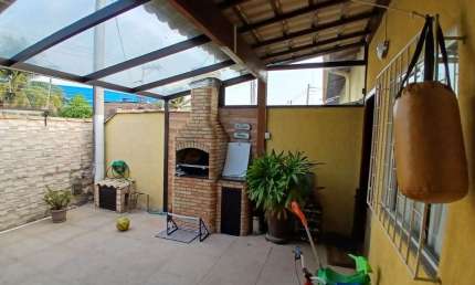 Casa com 2 quartos à venda na Rua Barros Peixoto, 1651, Jacutinga, Mesquita
