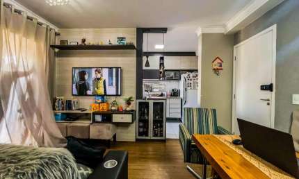 Apartamento à Venda com 2 Dormitorios e uma Suíte no Jardim Tupanci