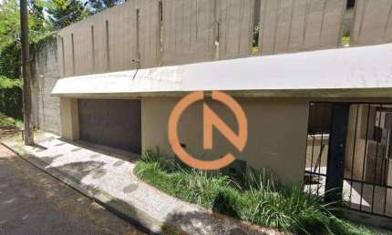 Casa de 2 andares, 161m², 3 quartos, 1 suíte com 4 vagas