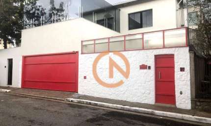 Sobrado Residencial em Moema com 3 suites, uma master com closet e elevador,