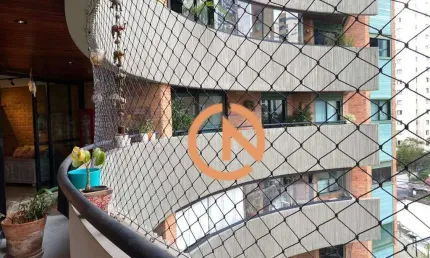 Apartamento Moema com amplo living e varanda, 4 dormitórios, 1 suíte e 3 vagas