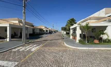 Casa térrea com quintal  condomínio vista residence, cuiabá-mt