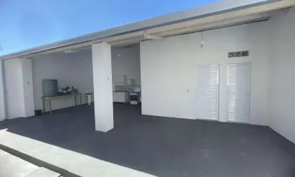 Casa para locação com 03 quartos, energia solar e internet incluso- 2.000,00