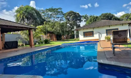CHACARA ALTO PADRAO PROXIMA A GOIANIA COM 6 QUARTOS,  QUIOSQUE GOURMET MOBILIADA E DECORADA