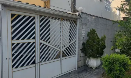 ÓTIMO sobrado 4 dormitórios no bairro Guilhermina em Praia Grande - SP