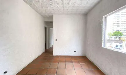 Imperdível oportunidade! apartamento à venda em praia grande-sp, bairro guilhermina, 2 quartos, 1 sala, 1 banheiro, 1 vaga, 57m².