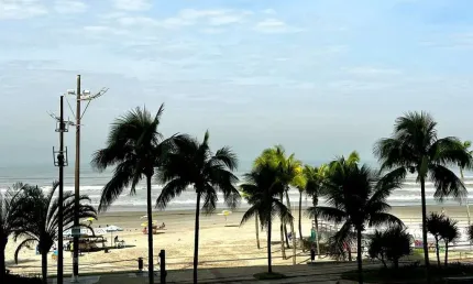 2 dormitórios com vista mar permanente todos os cômodos, predio frente mar, ocian - praia grande