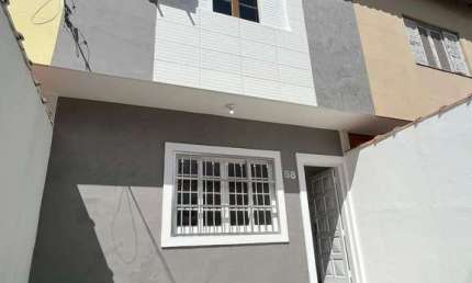 SOBRADO VILA TUPI LADO PRAIA, 2 DORMITÓRIOS 2 BANHEIROS 2 VAGAS, 350 MTS DA PRAIA.