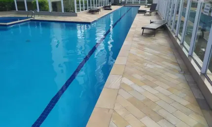 OPORTUNIDADE de NEGÓCIO - COBERTURA Duplex com Vista Panorâmica para o MAR, 4 Dormitórios mais Dependência, no Point da Vila Caiçara em Praia Grande!
